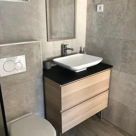 Mokus Apartmanhaz 度假居 *